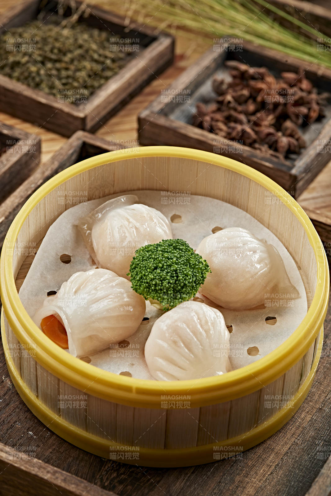 港式茶餐水晶虾饺图片