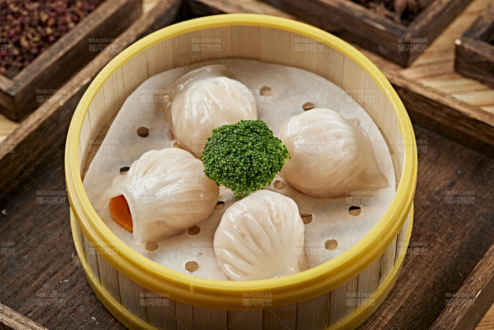 港式茶餐水晶虾饺图片