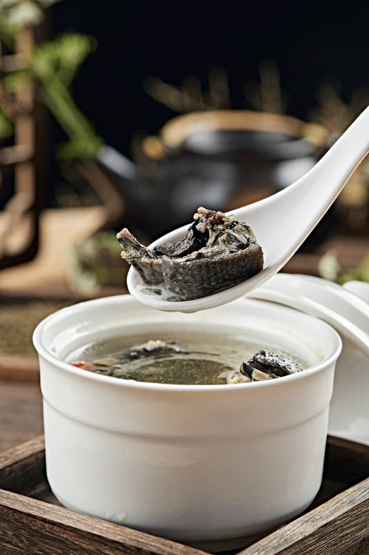 港式茶餐滋补乌鸡汤图片