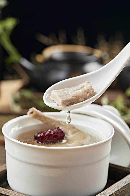 港式茶餐老汤炖乳鸽图片