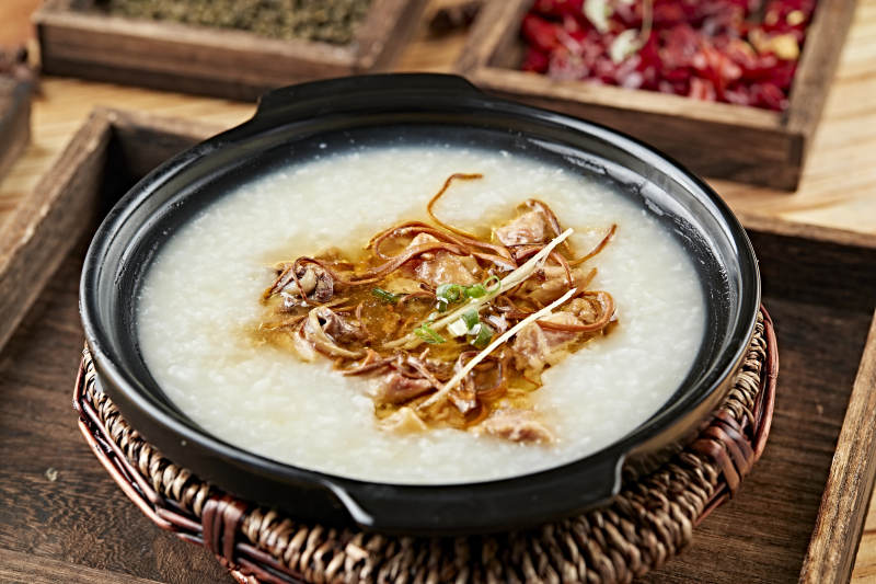 港式茶餐虫草花砂锅排骨粥图片