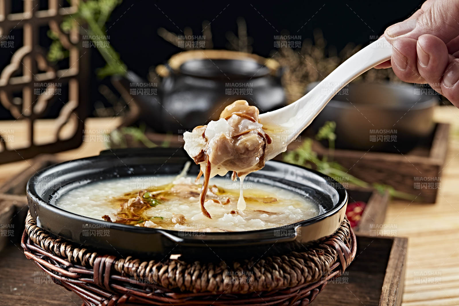 港式茶餐虫草花砂锅排骨粥图片