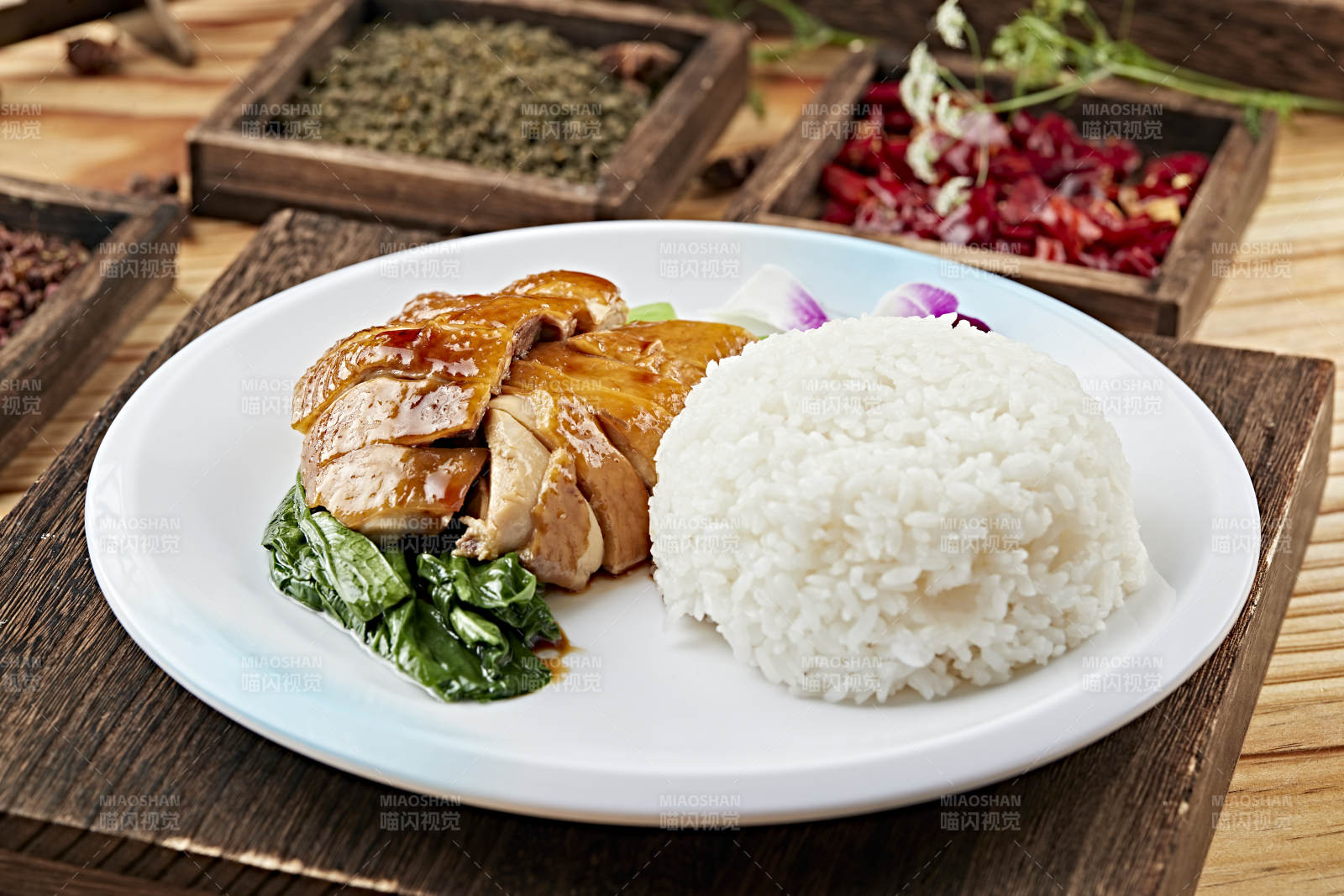 港式茶餐玫瑰豉油鸡饭图片