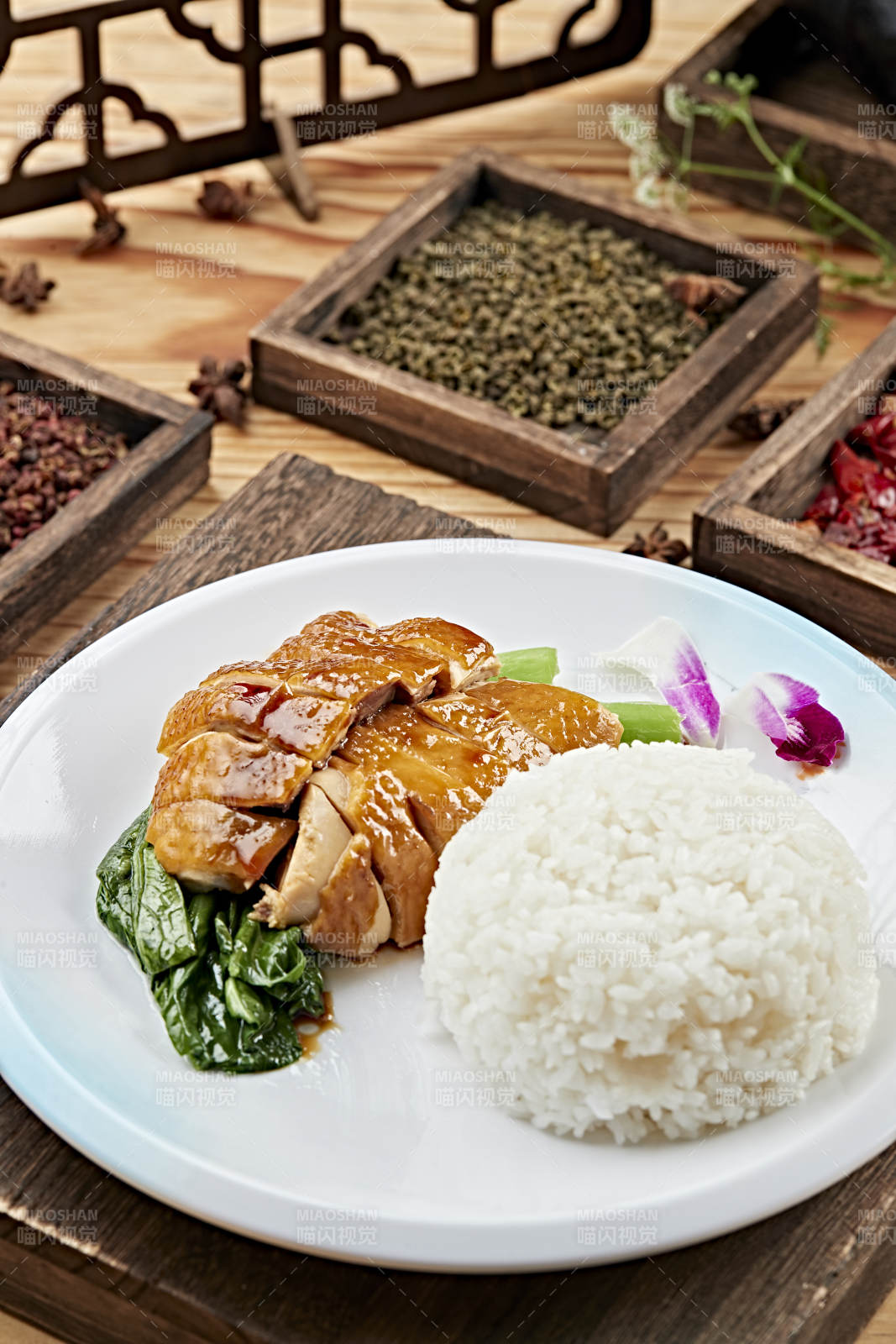 港式茶餐玫瑰豉油鸡饭图片