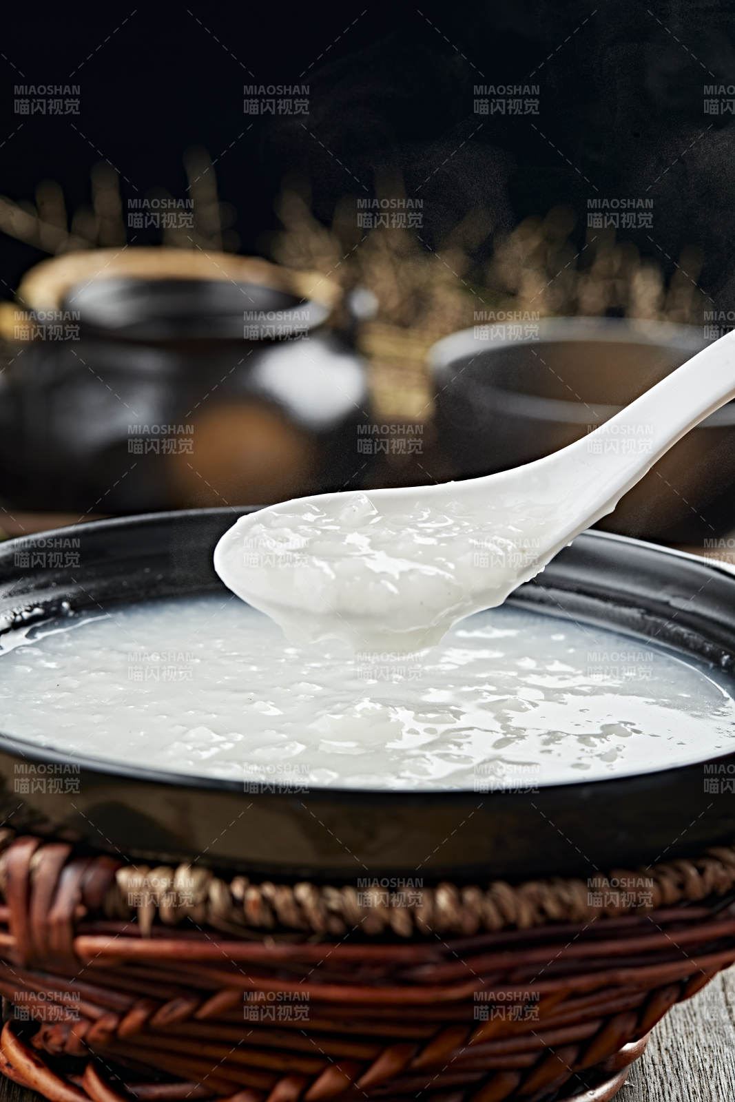 港式茶餐砂锅白米粥图片