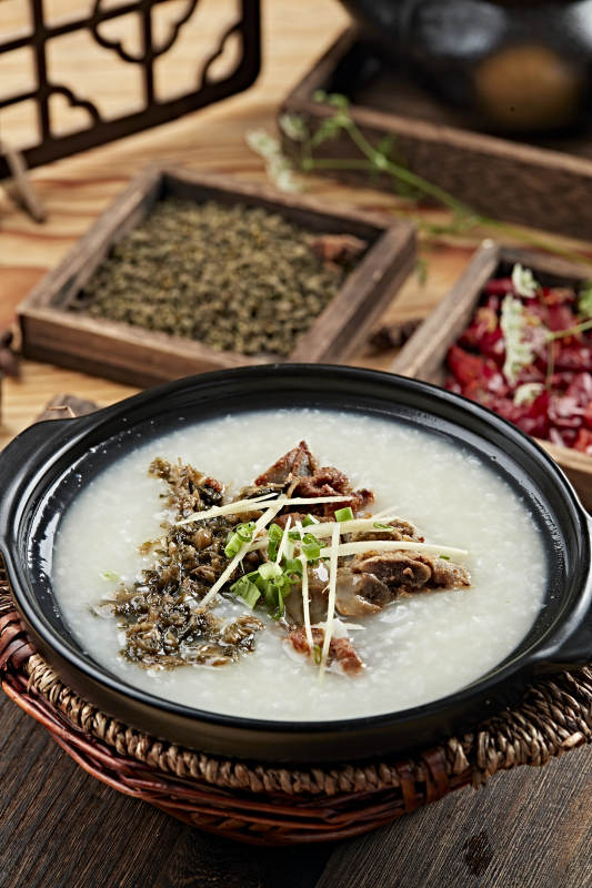 港式茶餐雪菜咸骨粥图片