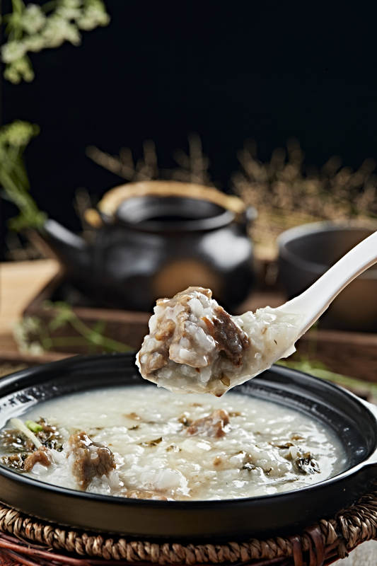 港式茶餐雪菜咸骨粥图片