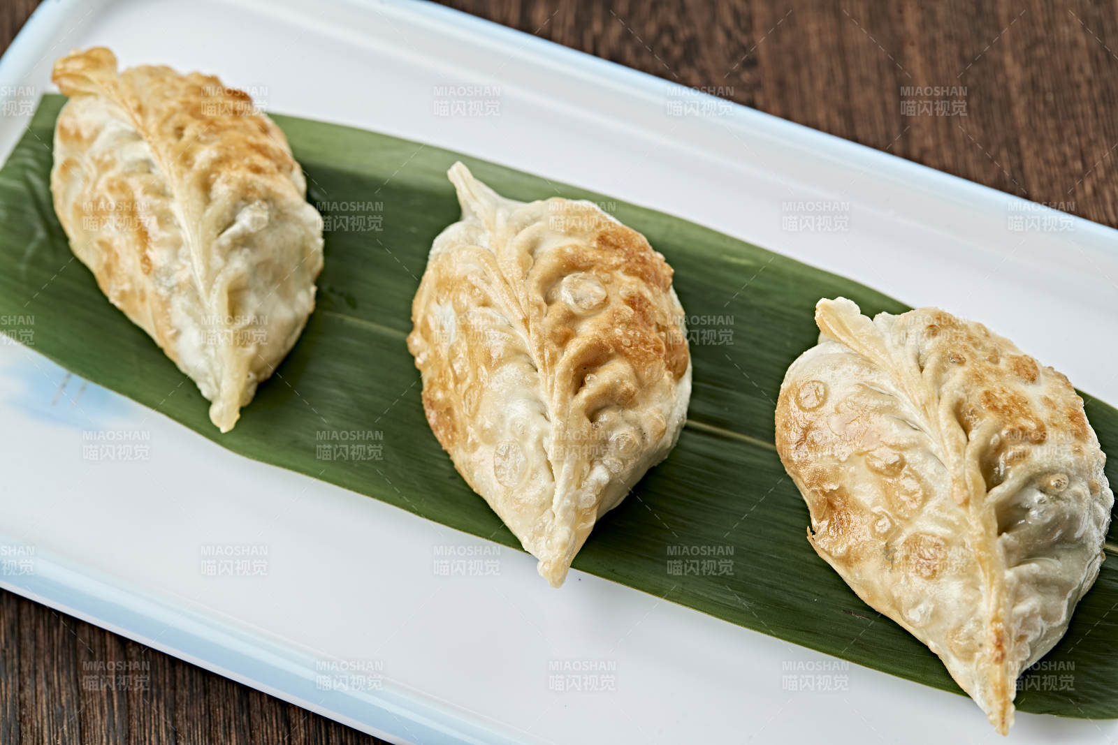 港式茶餐香菇韭菜瘦肉馅煎蒸饺图片