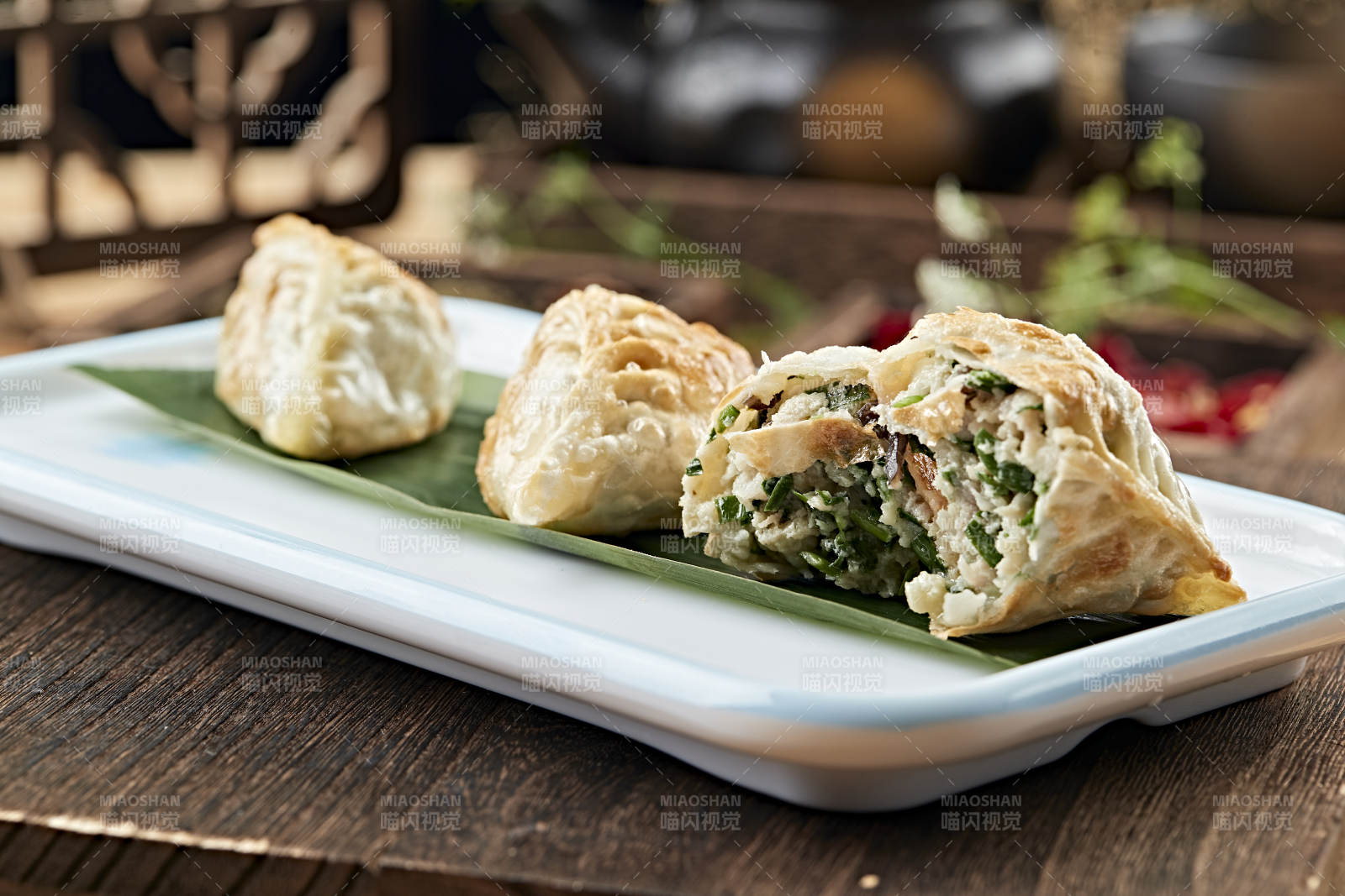 港式茶餐香菇韭菜瘦肉馅煎蒸饺图片