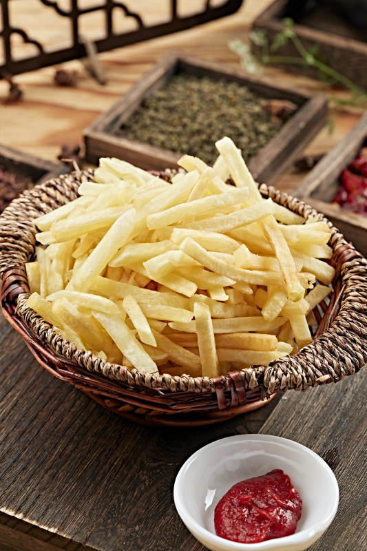 美味炸薯条配番茄酱图片