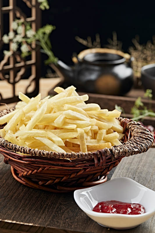 美味炸薯条配番茄酱图片