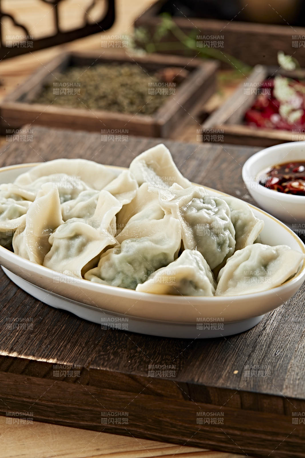 香菇韭菜猪肉馅手工水饺图片