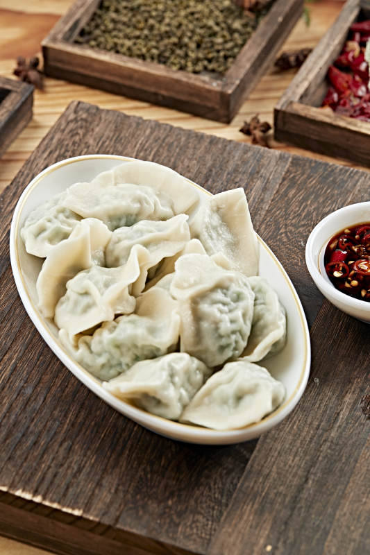 香菇韭菜猪肉馅手工水饺图片