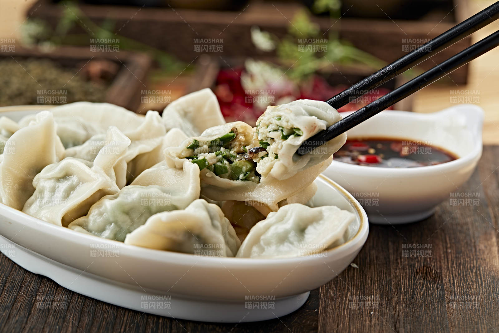 香菇韭菜猪肉馅手工水饺图片