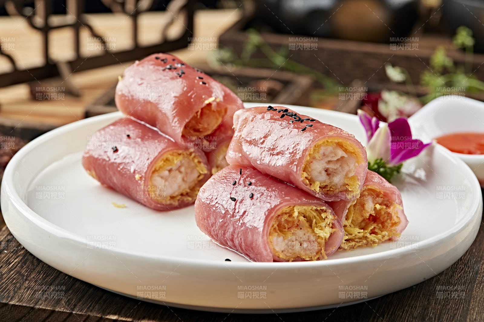 港式茶餐红米皮肠粉炸蛋猪肉卷图片