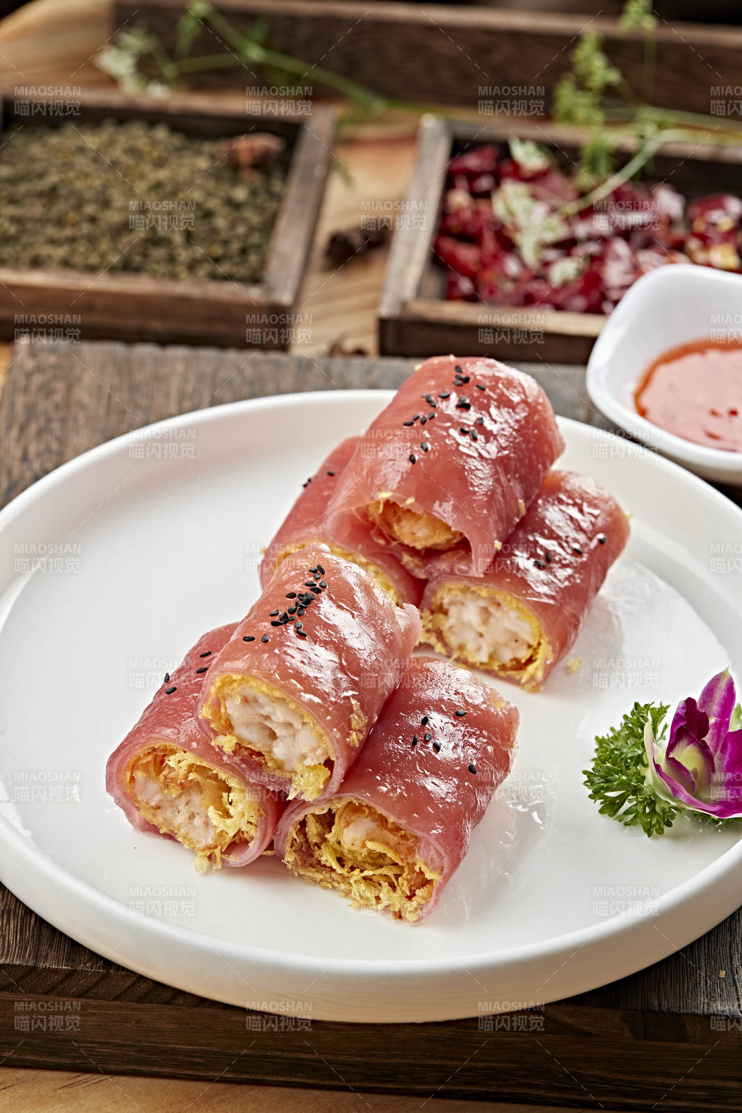 港式茶餐红米皮肠粉炸蛋猪肉卷图片