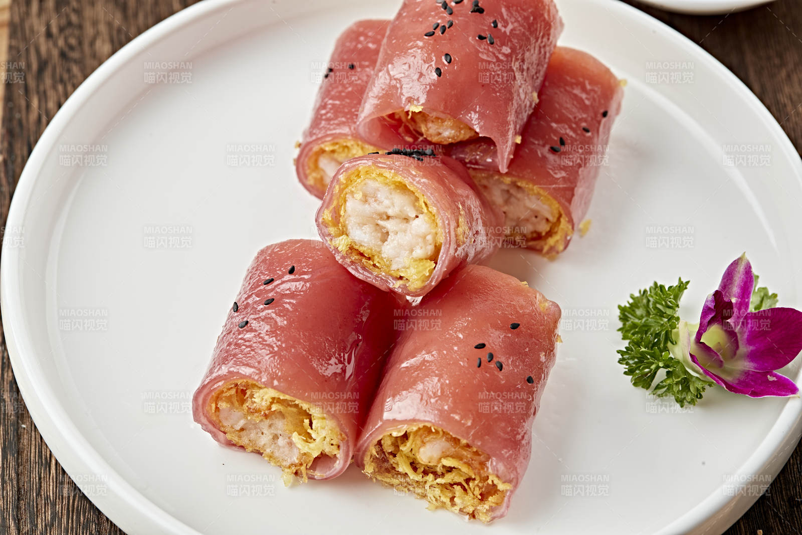 港式茶餐红米皮肠粉炸蛋猪肉卷图片