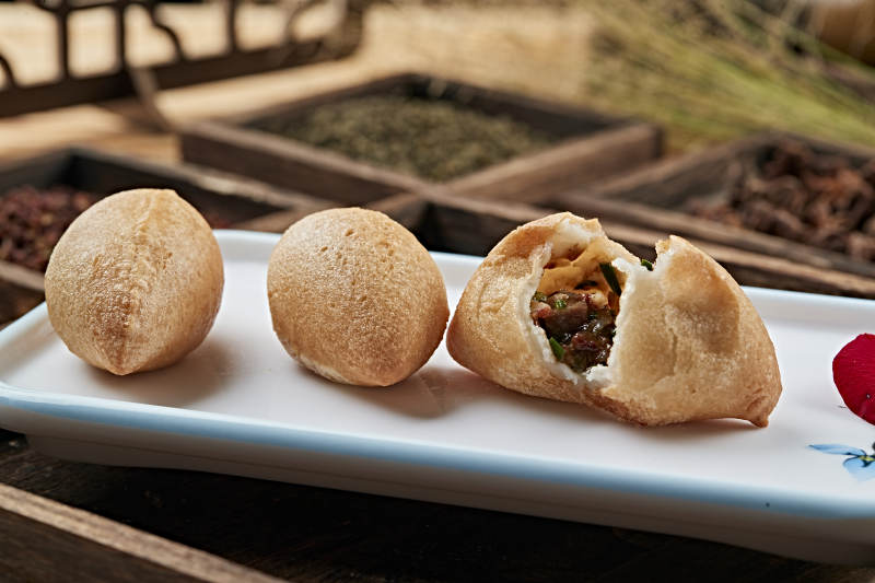 港式茶餐油炸酥皮酱肉包图片