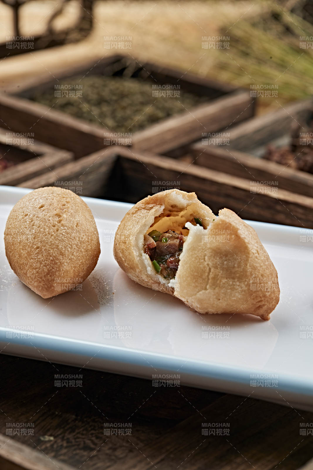 港式茶餐油炸酥皮酱肉包图片