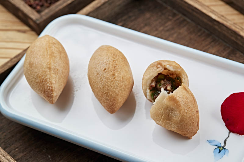 港式茶餐油炸酥皮酱肉包图片