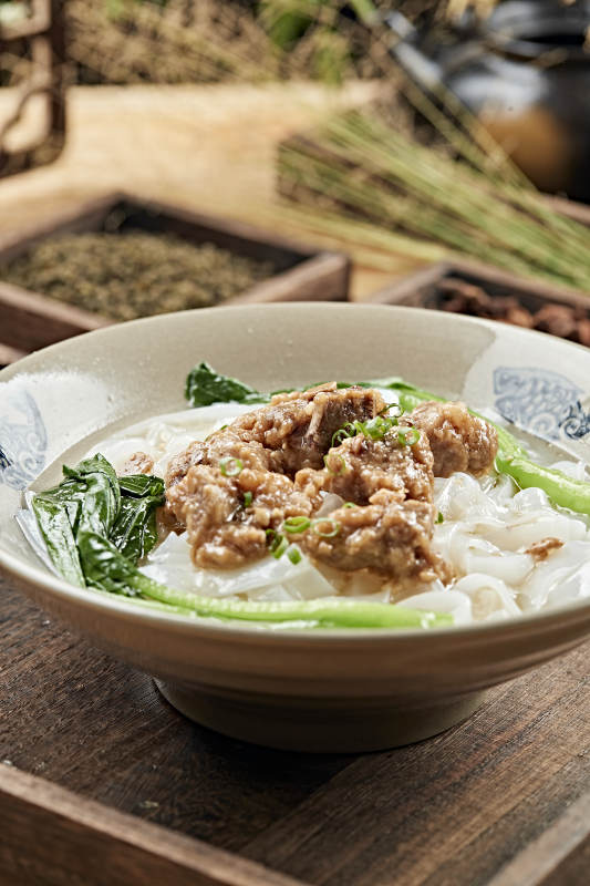 港式茶餐排骨煮河粉图片