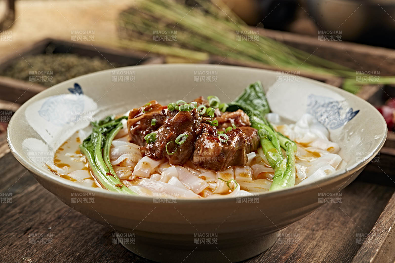 港式茶餐牛腩河粉图片