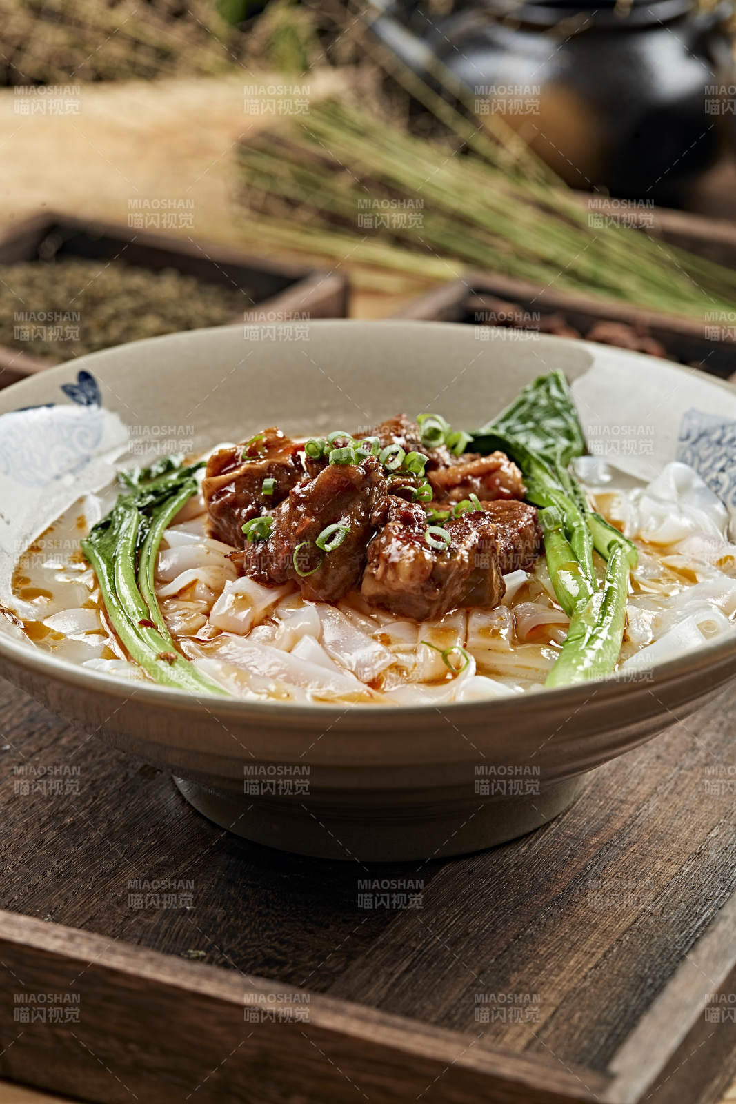 港式茶餐牛腩河粉图片