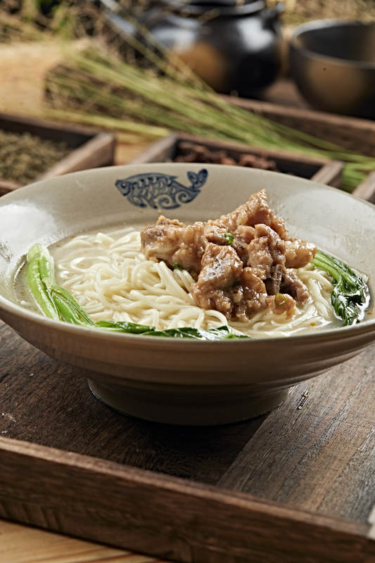 港式茶餐清汤排骨汤面图片