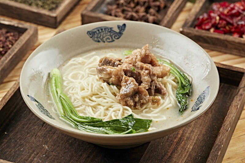 港式茶餐清汤排骨汤面图片