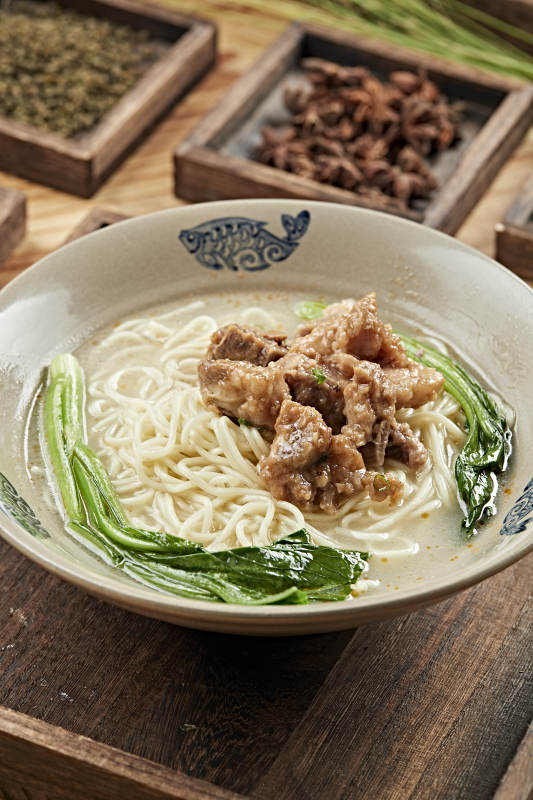 港式茶餐清汤排骨汤面图片
