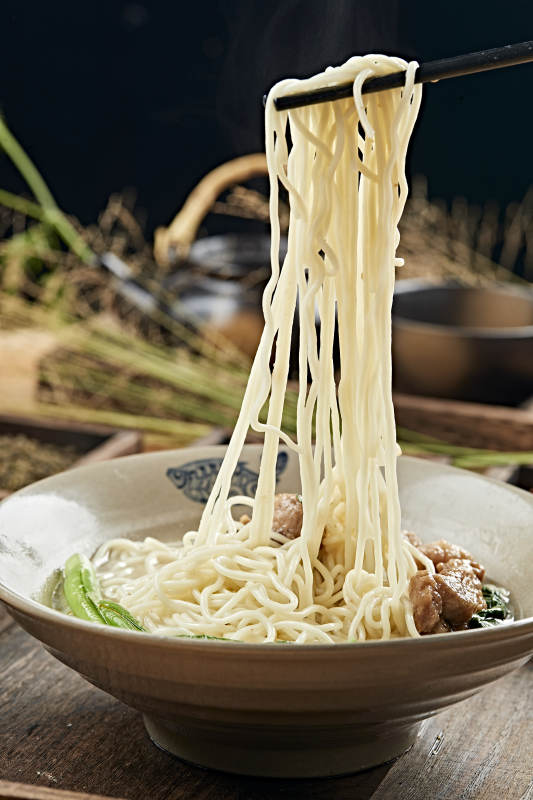 港式茶餐清汤排骨汤面图片