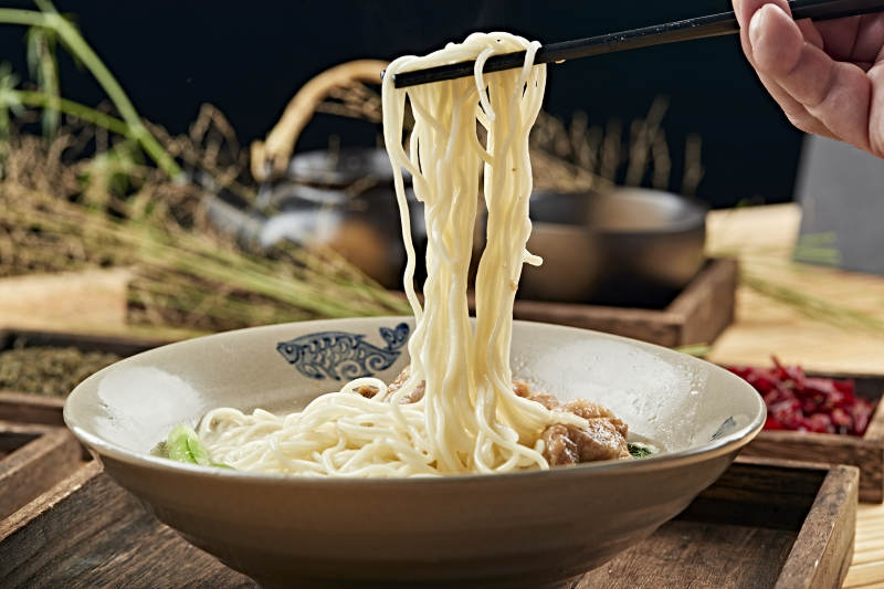 港式茶餐清汤排骨汤面图片