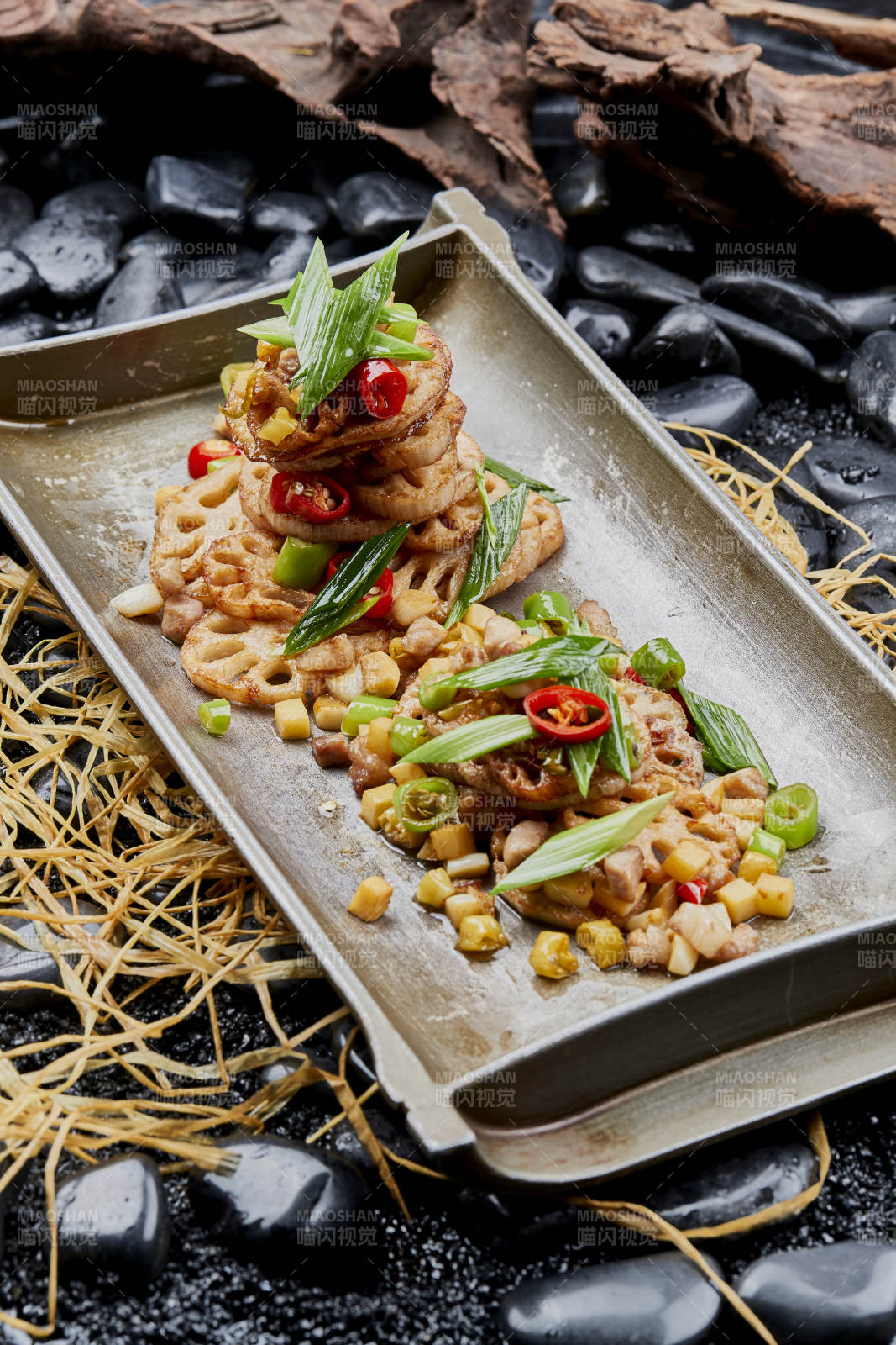 青蒜果粒米椒铁板香煎藕片图片