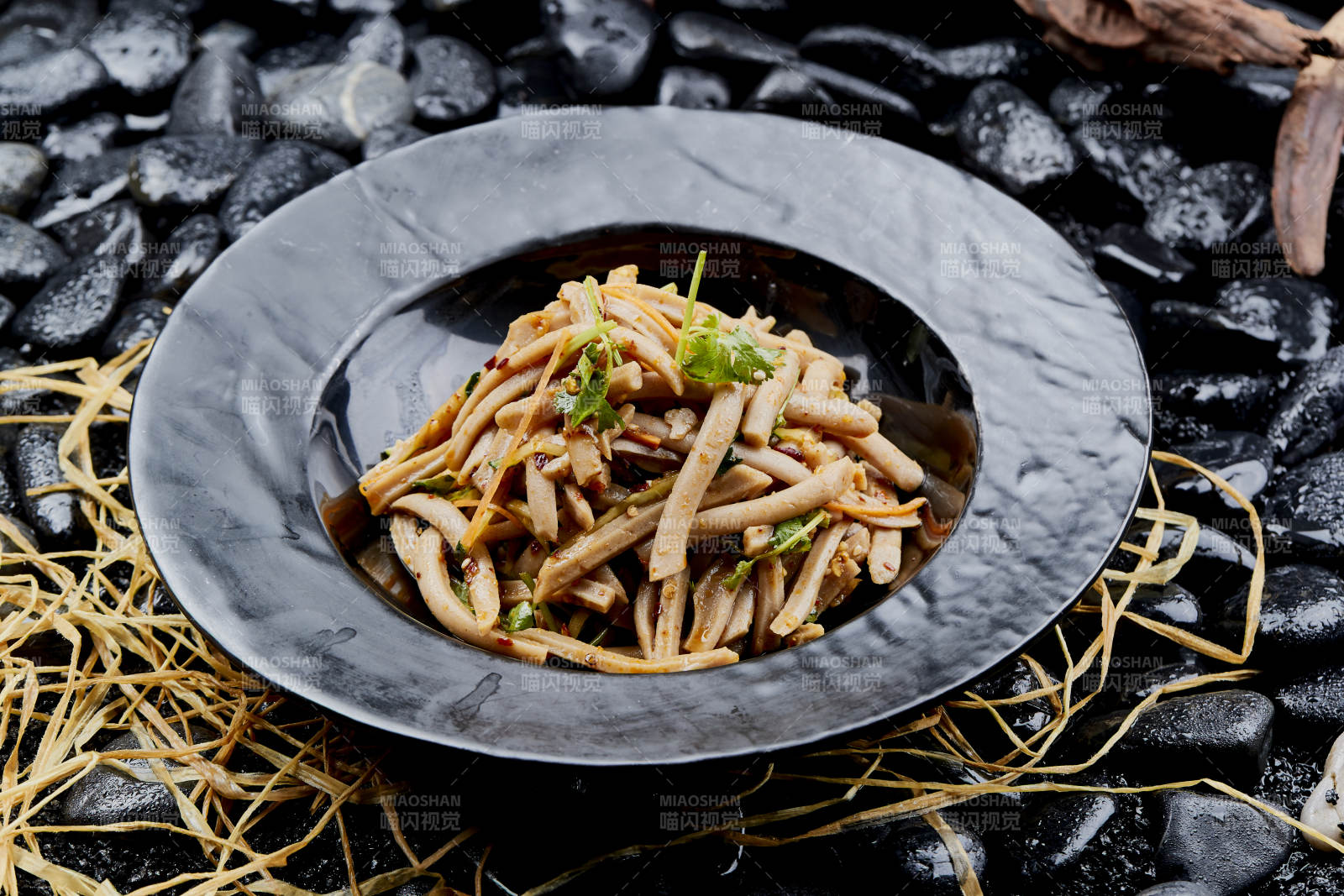 凉拌荞麦碗托荞粉图片