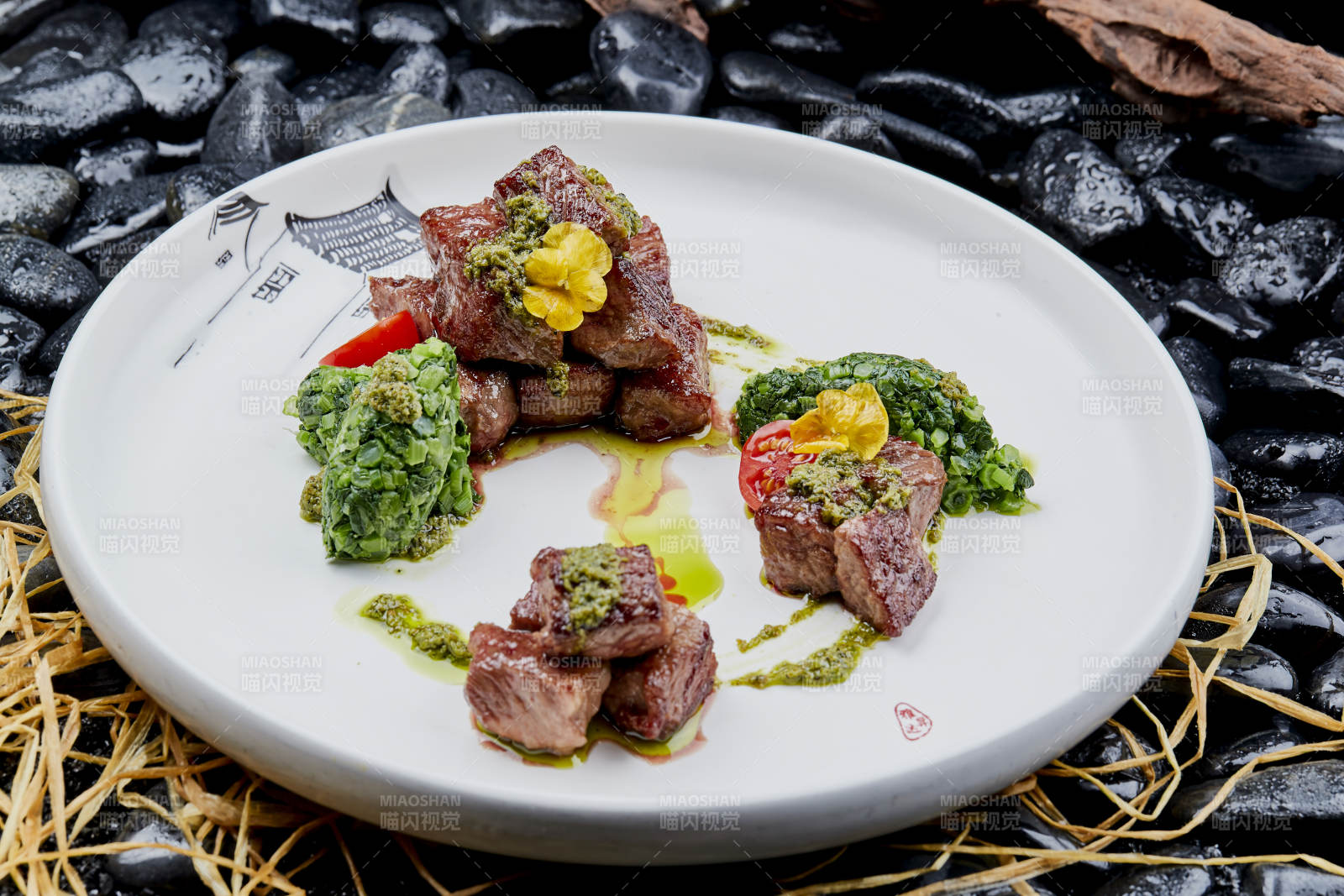 青芥酱菠菜配红烧安格斯牛肋块图片