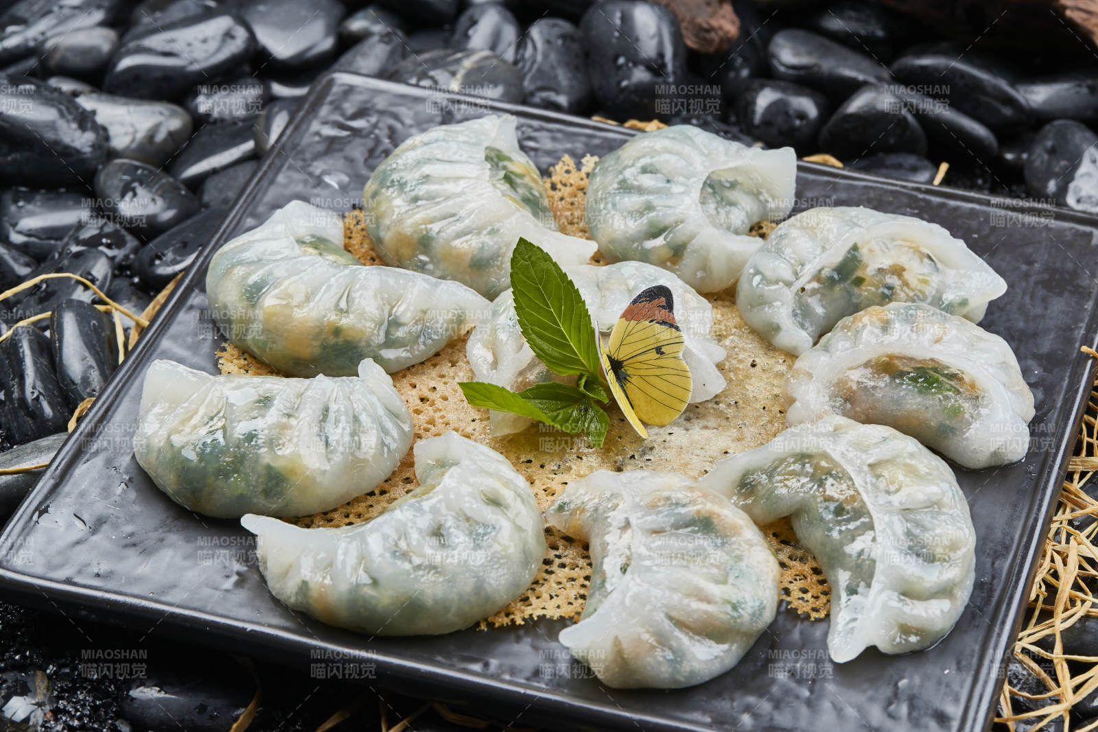 三鲜鸡蛋韭菜虾仁水晶蒸饺图片