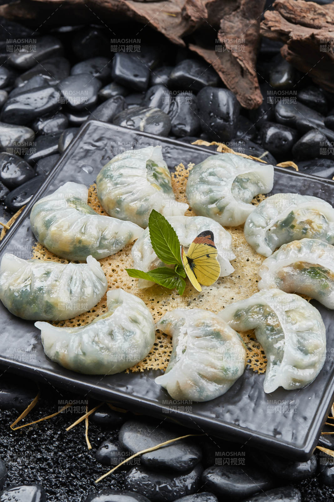 三鲜鸡蛋韭菜虾仁水晶蒸饺图片