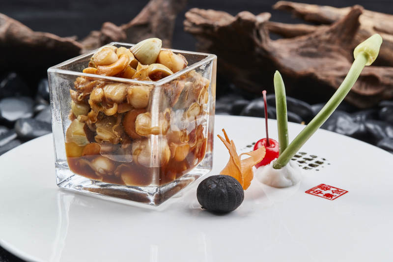 腌渍扇贝肉配腊八蒜图片