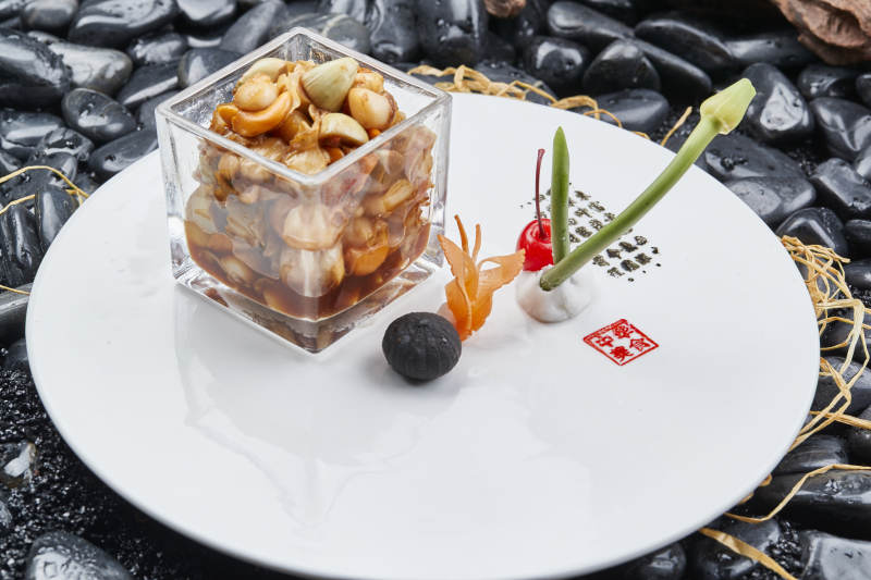 腌渍扇贝肉配腊八蒜图片