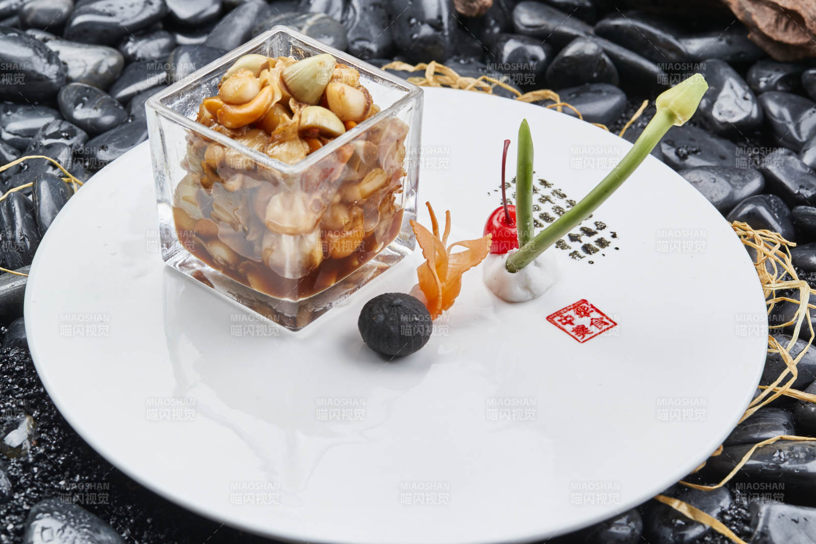 腌渍扇贝肉配腊八蒜图片