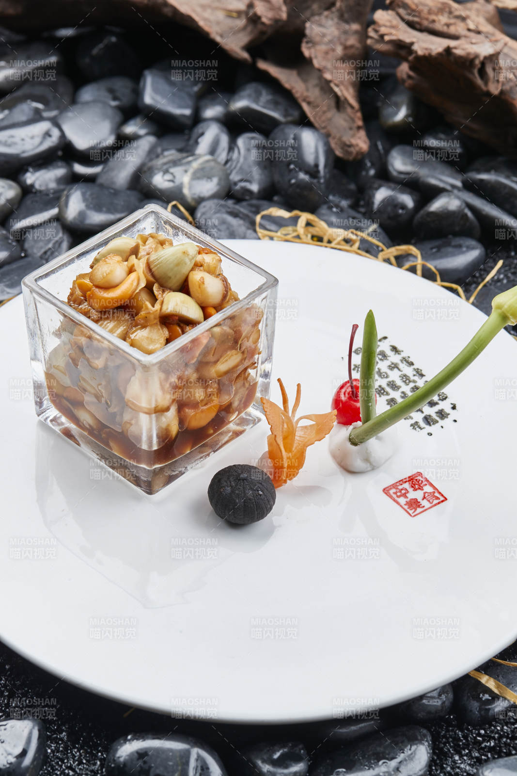 腌渍扇贝肉配腊八蒜图片