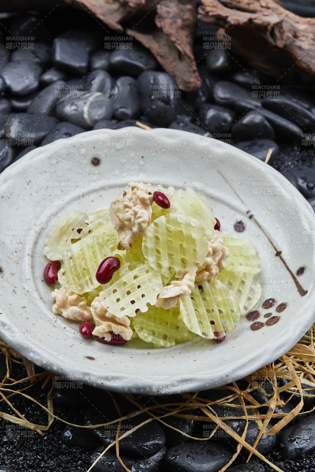 蜜豆桃仁拌芦笋图片