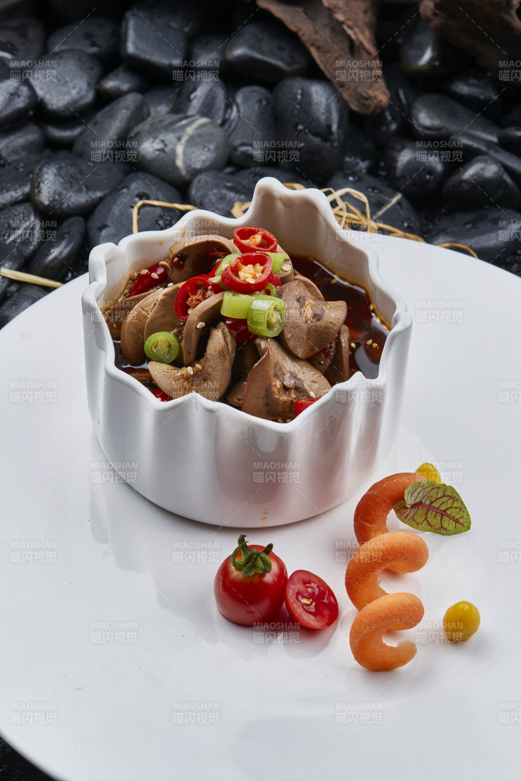 香辣红油渍腰片图片