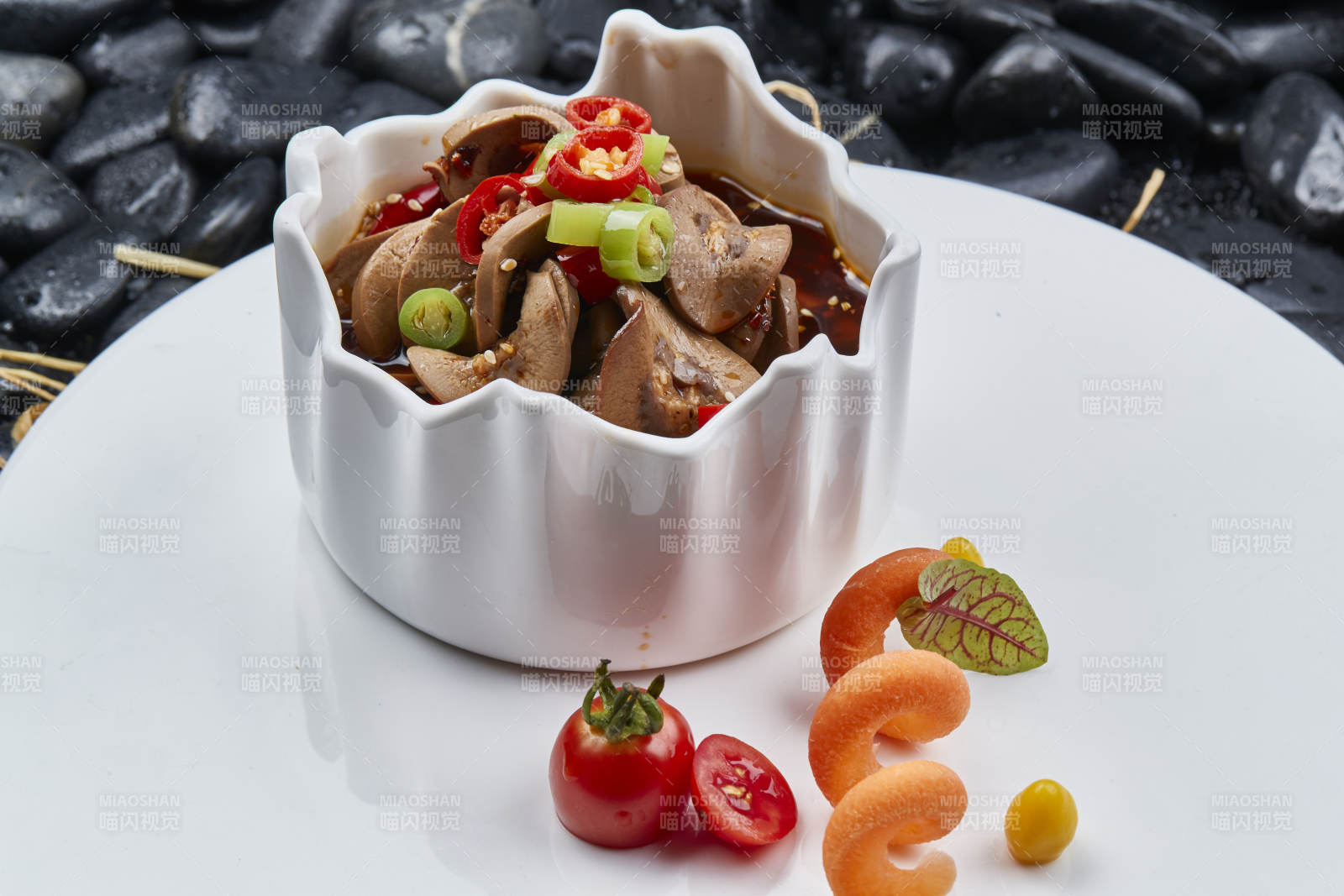 香辣红油渍腰片图片