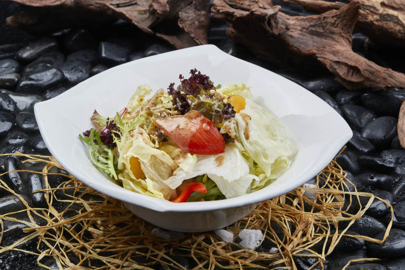 浇汁麻酱时蔬大拌菜图片