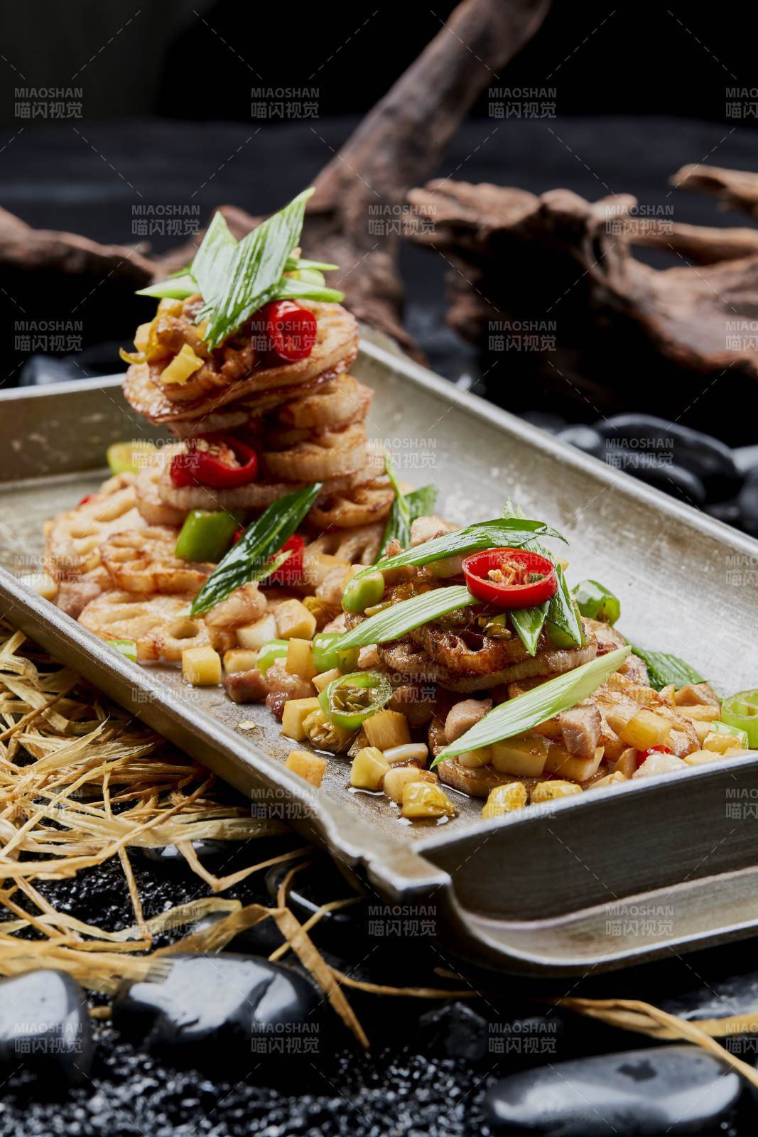 青蒜果粒米椒铁板香煎藕片图片