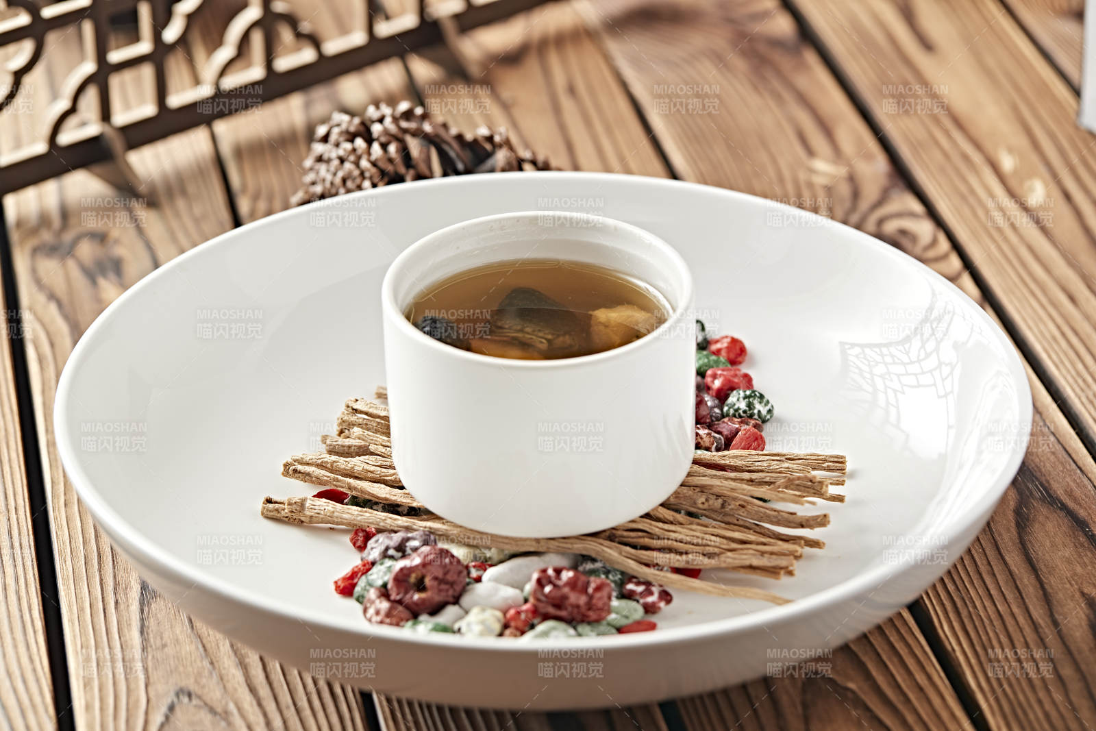 枸杞当归乌鸡汤图片