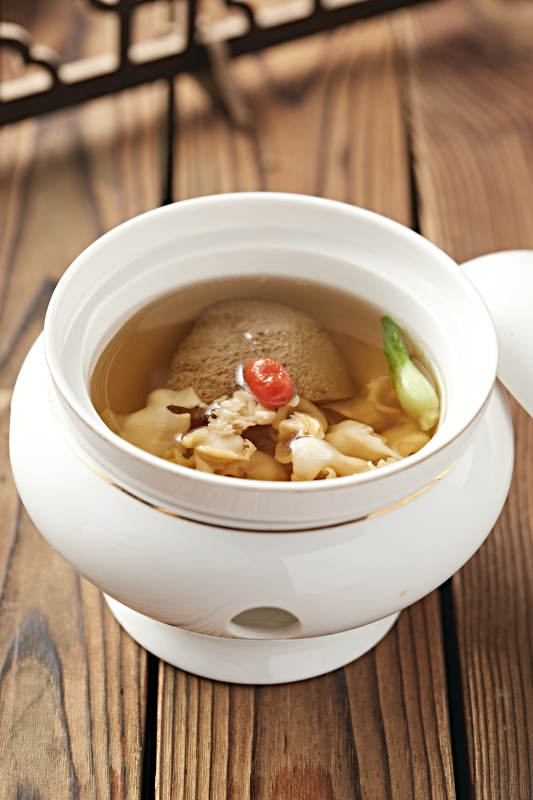 枸杞螺肉猴头菌菇滋补汤图片