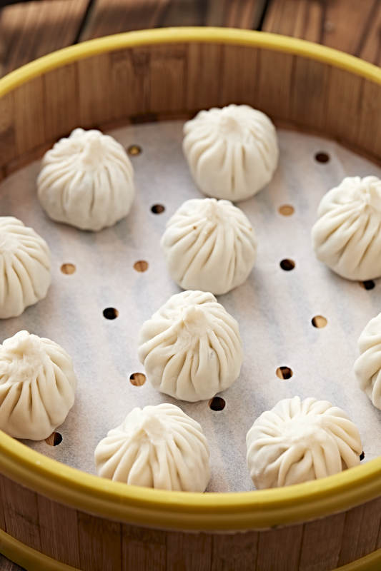 笼屉装的包子图片