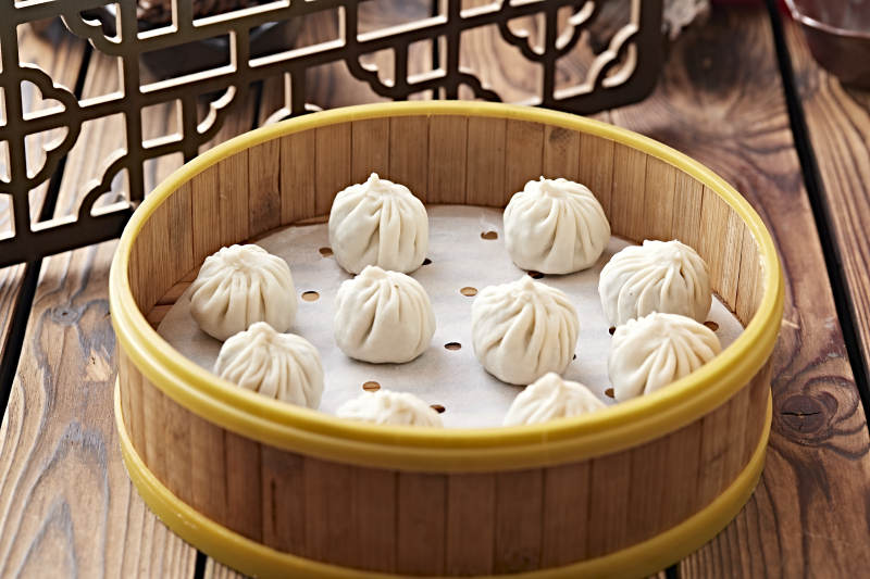 笼屉装的包子图片